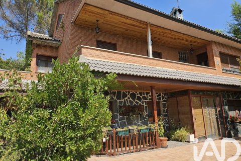 Dom w Villalbilla, Madrid, Hiszpania 7 sypialni, 351 mkw. nr 152768 – zdjęcie 2