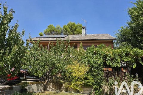 Dom w Villalbilla, Madrid, Hiszpania 7 sypialni, 351 mkw. nr 152768 – zdjęcie 19