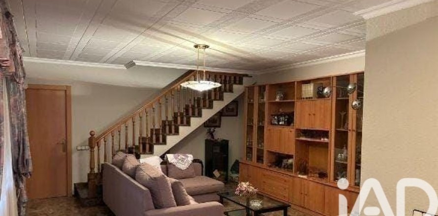 Dom w Terrassa, Barcelona, Hiszpania 8 sypialni, 512 mkw. nr 152770