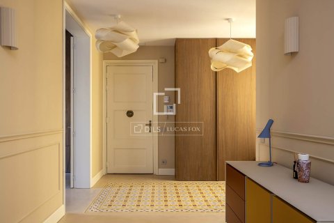 Lägenhet för uthyrning i Barcelona, Spanien 3 sovrum, 250 kvm. Nr. 161476 - foto 14