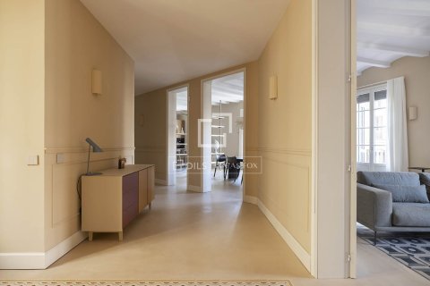 Lägenhet för uthyrning i Barcelona, Spanien 3 sovrum, 250 kvm. Nr. 161476 - foto 16