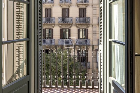 Lägenhet för uthyrning i Barcelona, Spanien 3 sovrum, 250 kvm. Nr. 161476 - foto 25