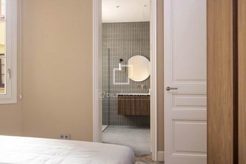 Lägenhet för uthyrning i Barcelona, Spanien 3 sovrum, 250 kvm. Nr. 161476 - foto 30