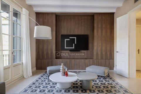 Lägenhet för uthyrning i Barcelona, Spanien 3 sovrum, 250 kvm. Nr. 161476 - foto 13