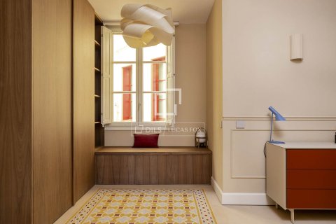 Lägenhet för uthyrning i Barcelona, Spanien 3 sovrum, 250 kvm. Nr. 161476 - foto 15