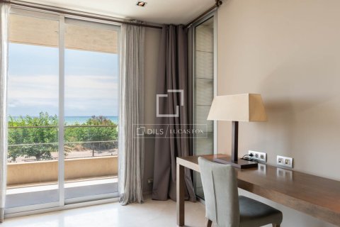 Villa for rent in Gava, Barcelona, Spain 6 bedrooms, 800 sq.m. No. 161477 - photo 16