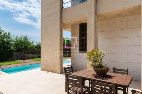 Villa for rent in Gava, Barcelona, Spain 6 bedrooms, 800 sq.m. No. 161477 - photo 23