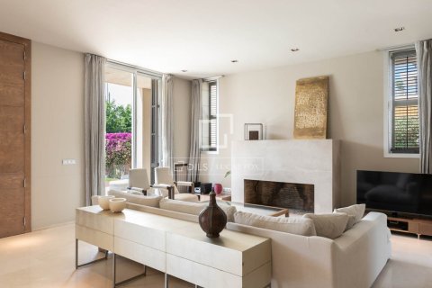 Villa for rent in Gava, Barcelona, Spain 6 bedrooms, 800 sq.m. No. 161477 - photo 8