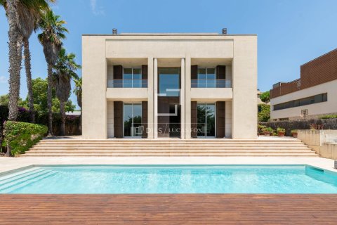 Villa i Gava, Barcelona, Spanien 6 sovrum, 800 kvm. Nr. 161477