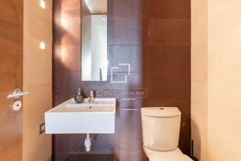 Villa for rent in Gava, Barcelona, Spain 6 bedrooms, 800 sq.m. No. 161477 - photo 27