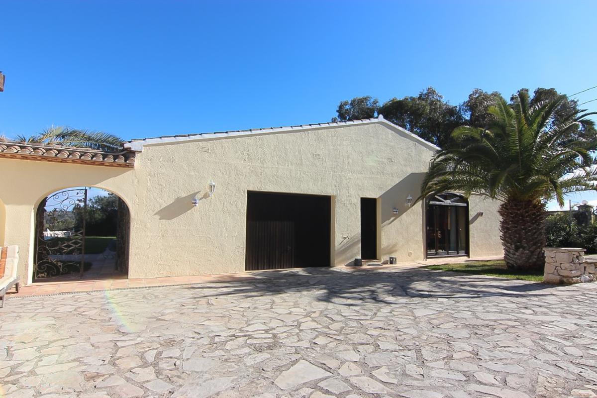 Villa a Benissa, Alicante, Spagna 7 camere da letto, 465 mq. N° 80780