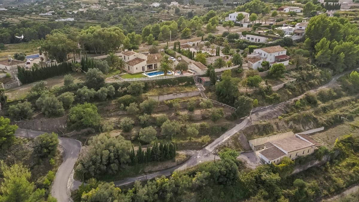 Villa a Benissa, Alicante, Spagna 7 camere da letto, 465 mq. N° 80780
