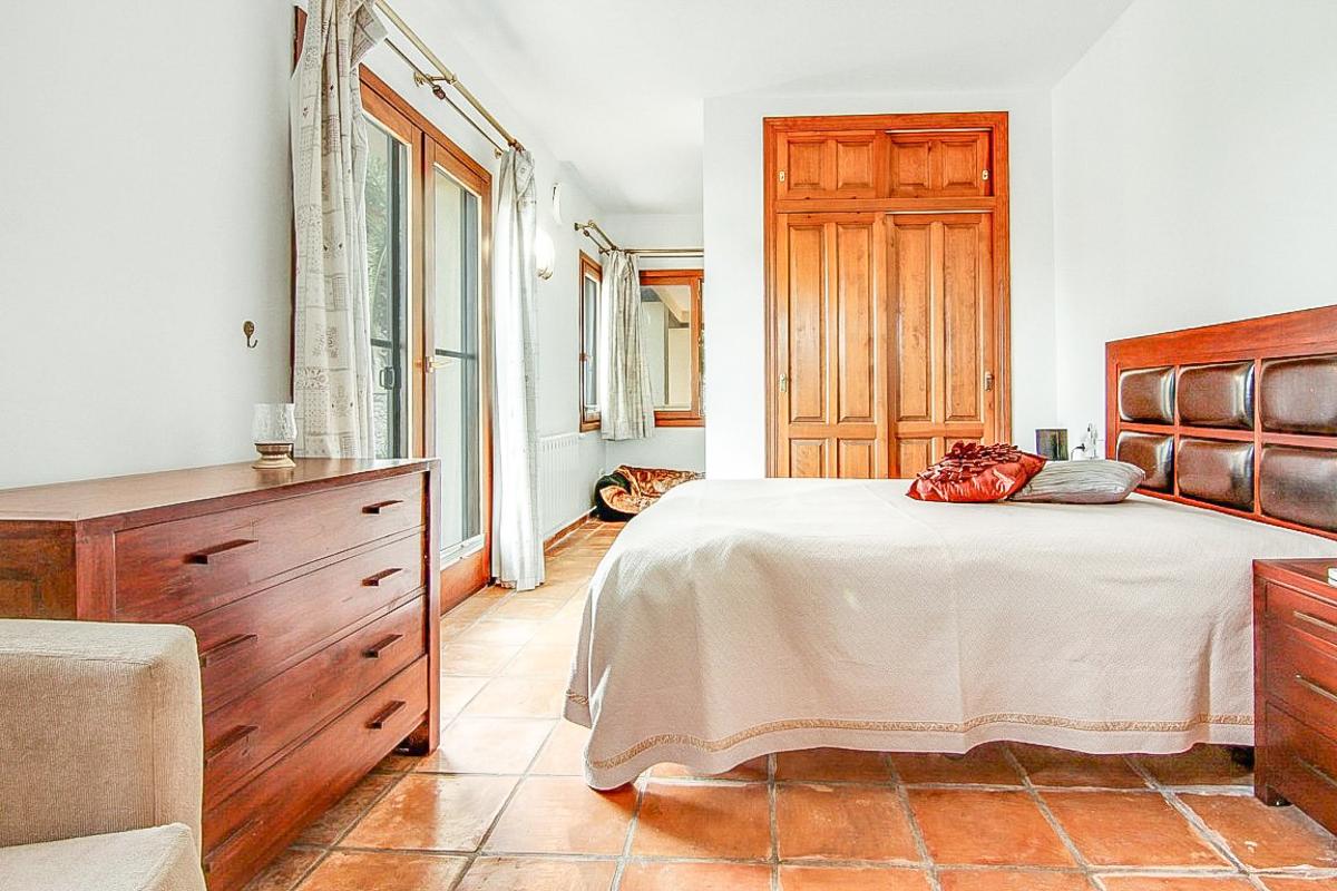 Villa a Benissa, Alicante, Spagna 7 camere da letto, 465 mq. N° 80780