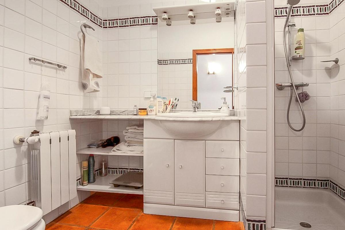 Villa a Benissa, Alicante, Spagna 7 camere da letto, 465 mq. N° 80780
