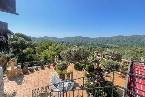 House in Dosrius, Barcelona, Spain 4 bedrooms, 260 sq.m. No. 186257