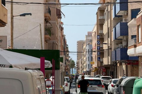Apartament w Torrevieja, Alicante, Hiszpania 1 sypialnia, 56 mkw. nr 194943 – zdjęcie 21