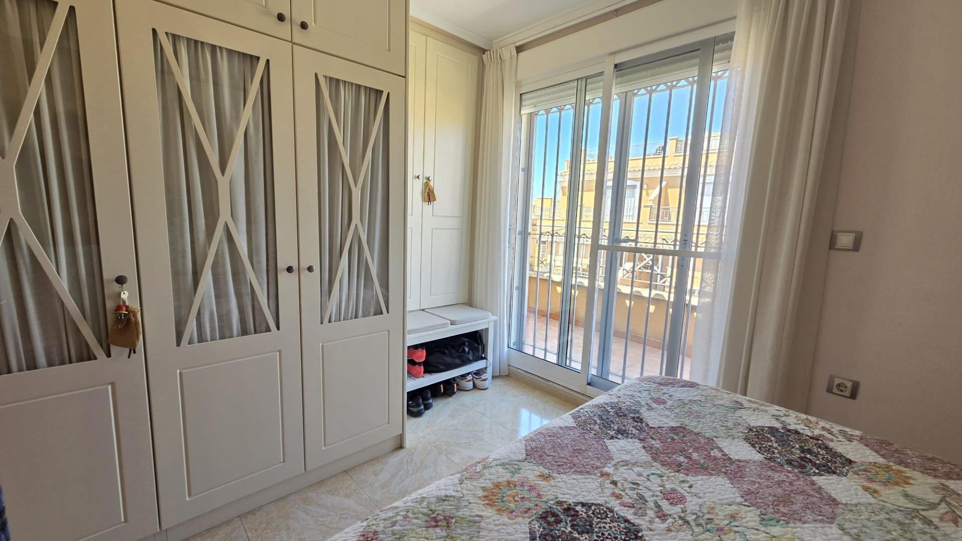 Casa a Torrevieja, Alicante, Spagna 3 camere da letto, 120 mq. N° 194945