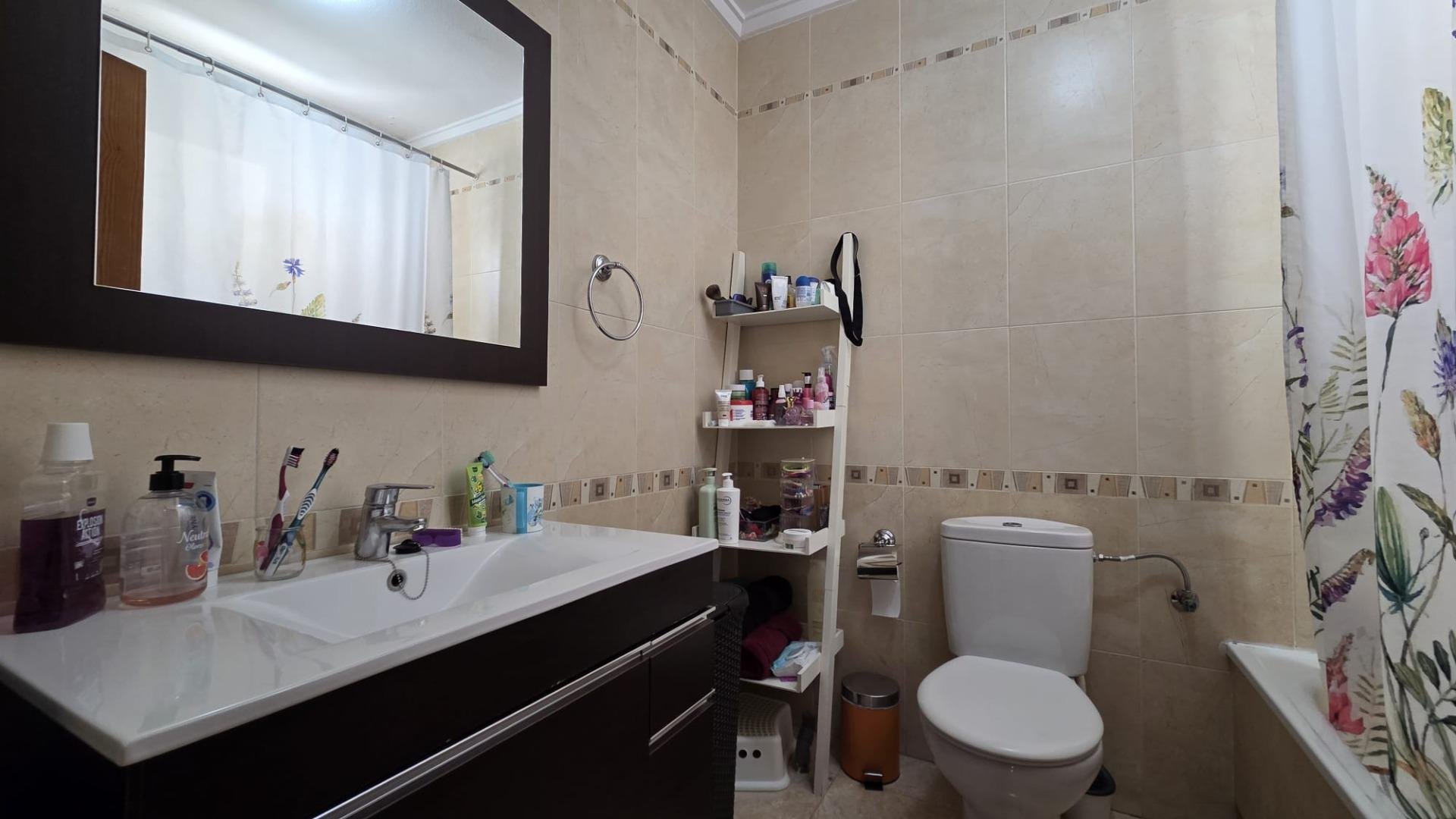 Casa a Torrevieja, Alicante, Spagna 3 camere da letto, 120 mq. N° 194945