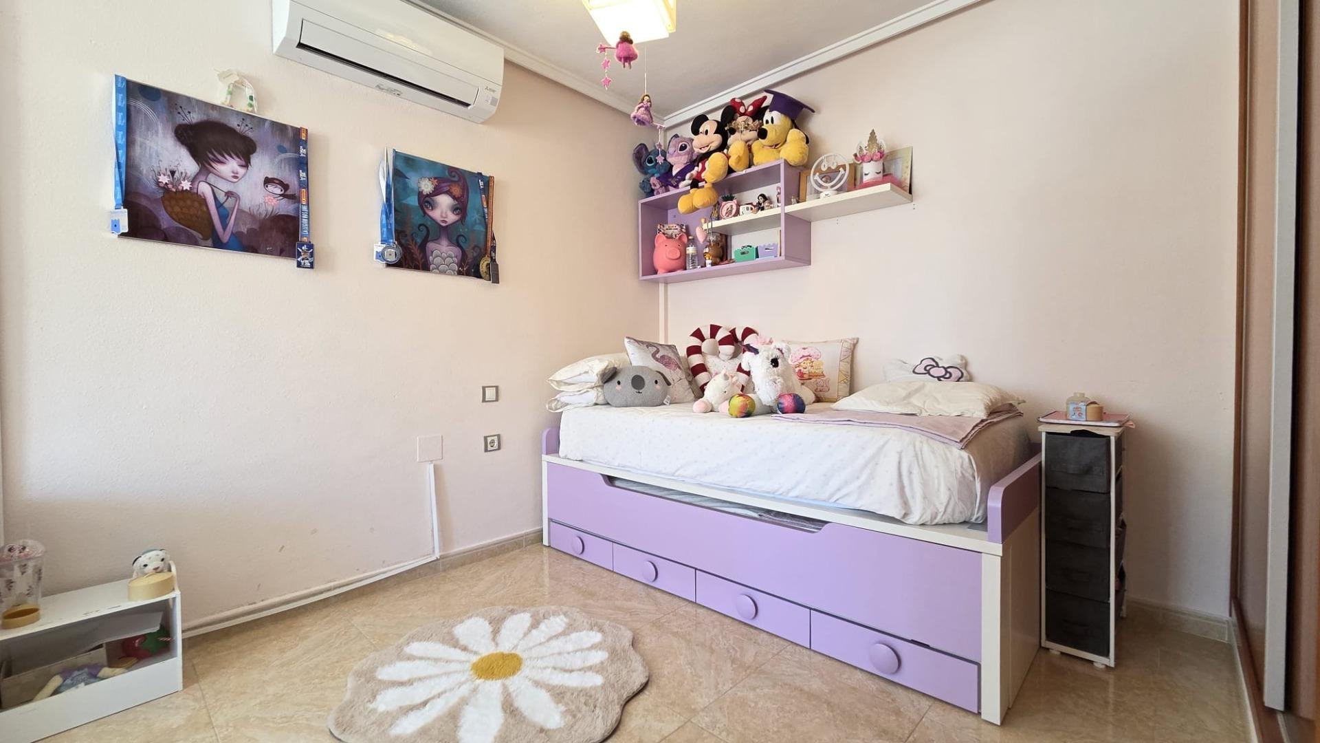Casa a Torrevieja, Alicante, Spagna 3 camere da letto, 120 mq. N° 194945