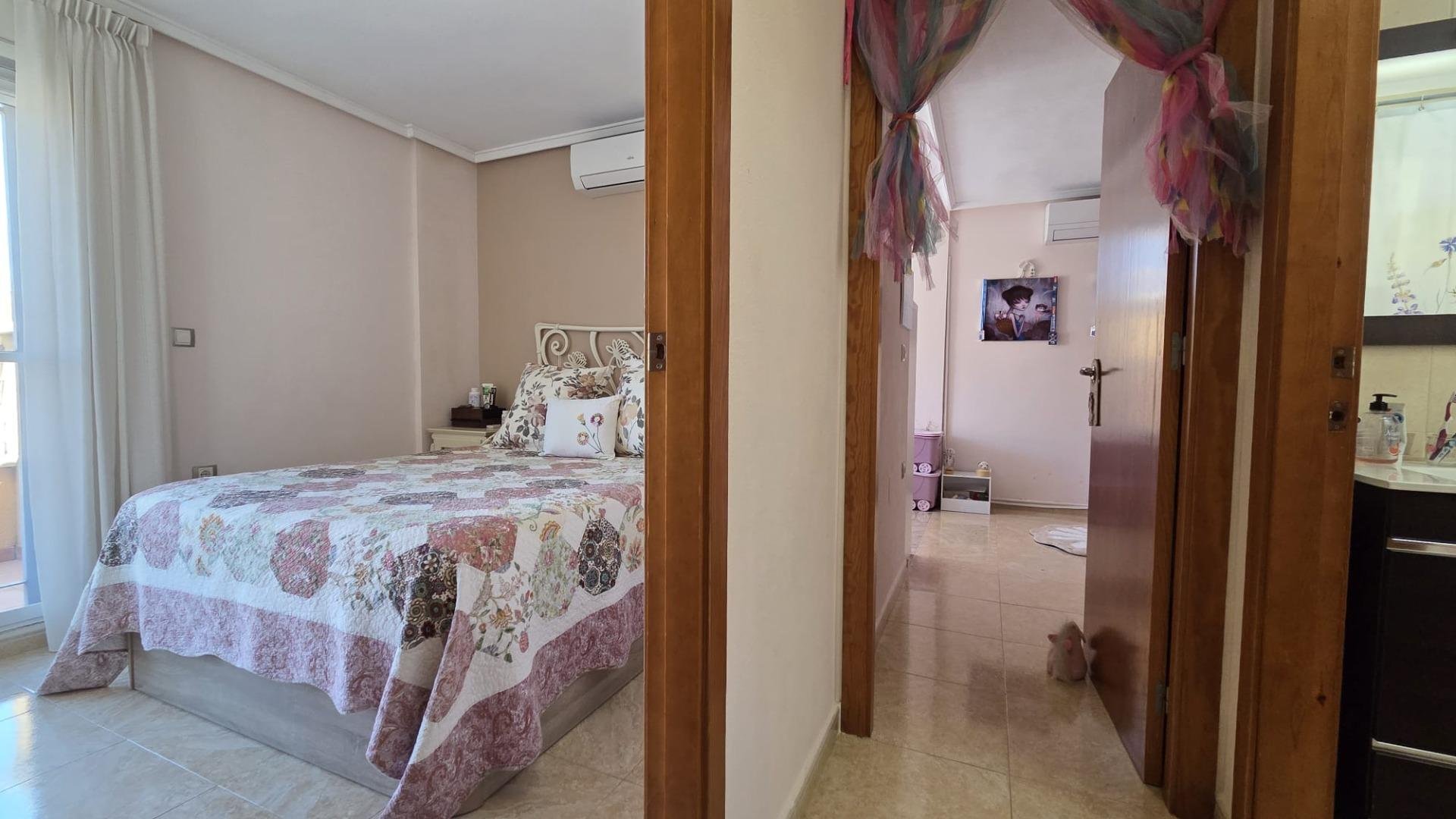 Casa a Torrevieja, Alicante, Spagna 3 camere da letto, 120 mq. N° 194945