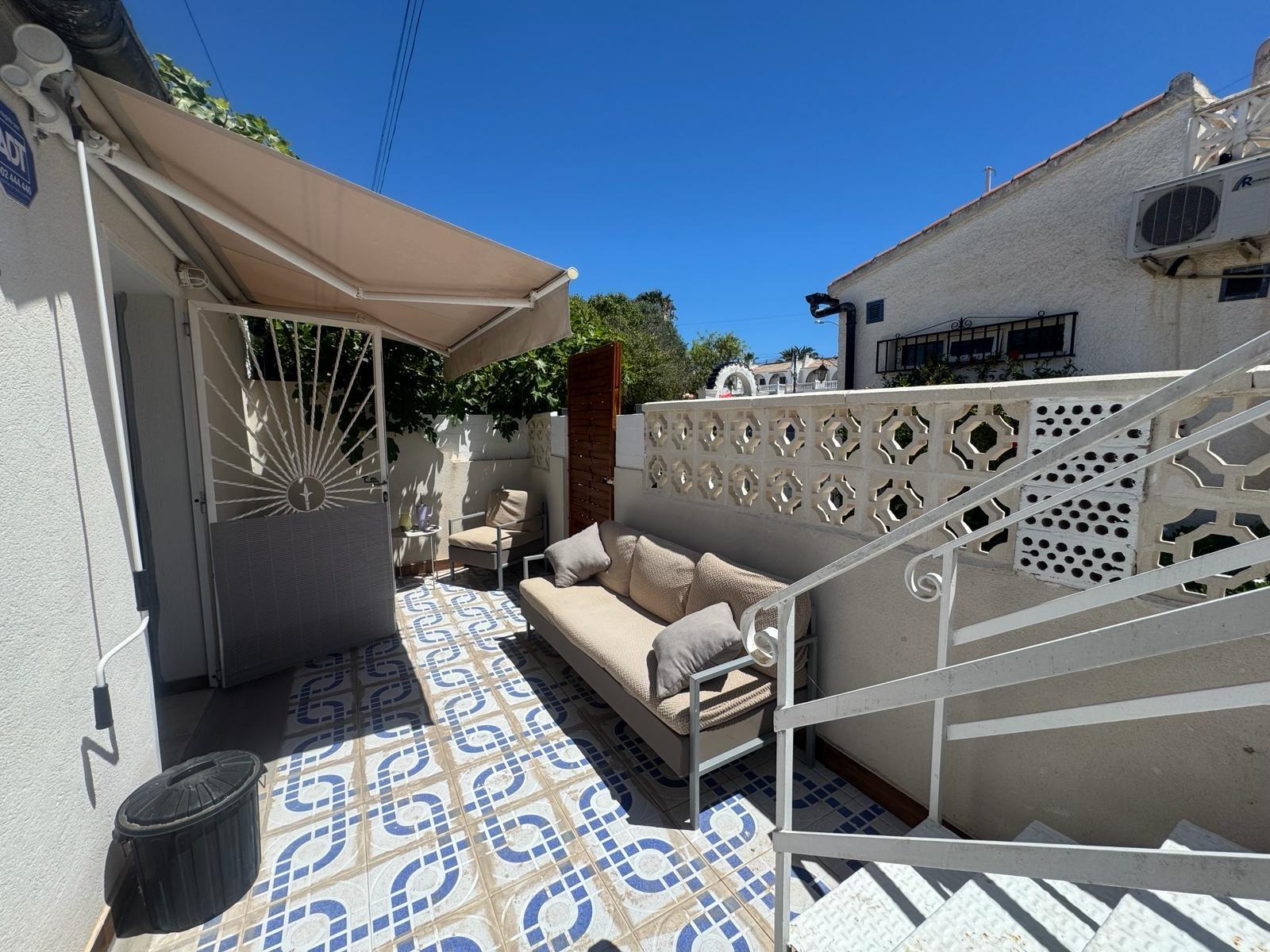 House in Torrevieja, Alicante, Spain 1 bedroom, 60 sq.m. No. 194946