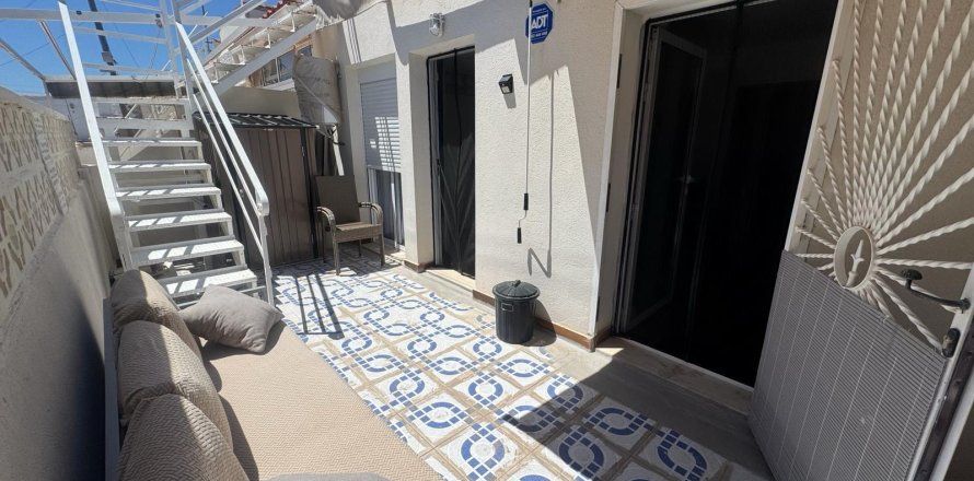 House à Torrevieja, Alicante, Espagne 1 chambre, 60 m2 No. 194946