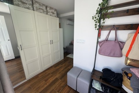 House à vendre à Torrevieja, Alicante, Espagne, 1 chambre, 60 m2 No. 194946 - photo 5