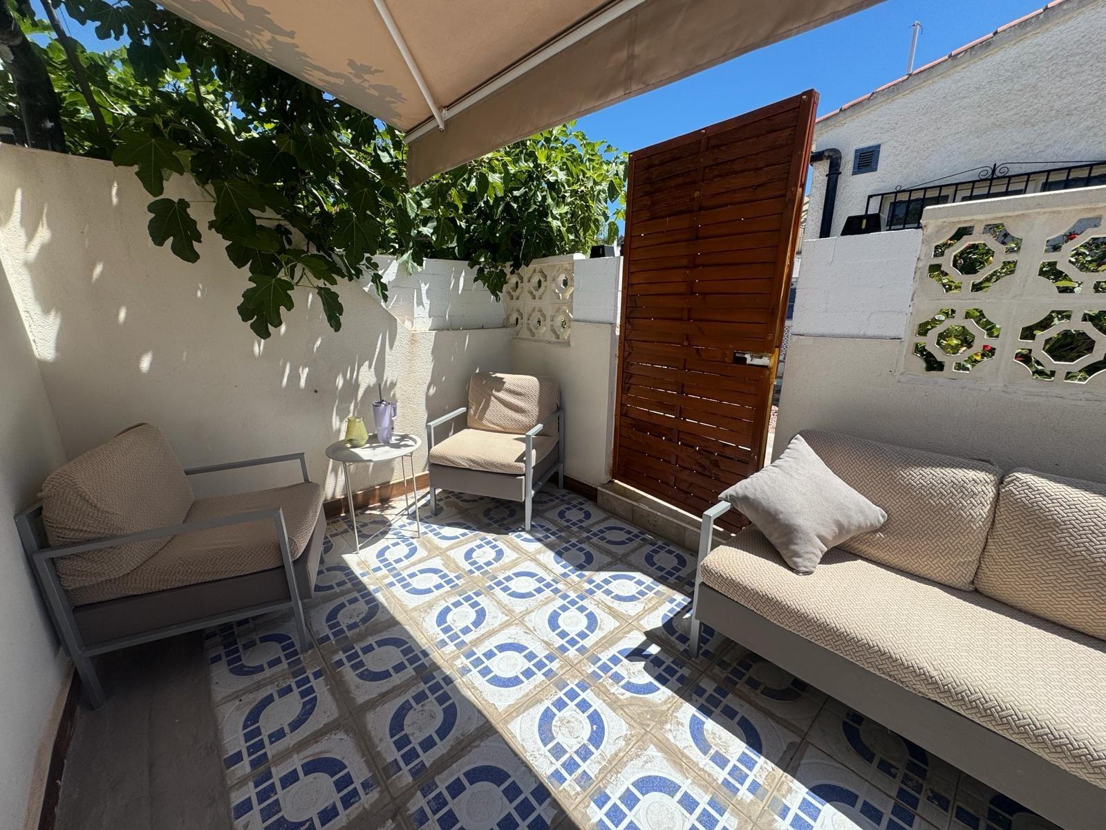 House in Torrevieja, Alicante, Spain 1 bedroom, 60 sq.m. No. 194946