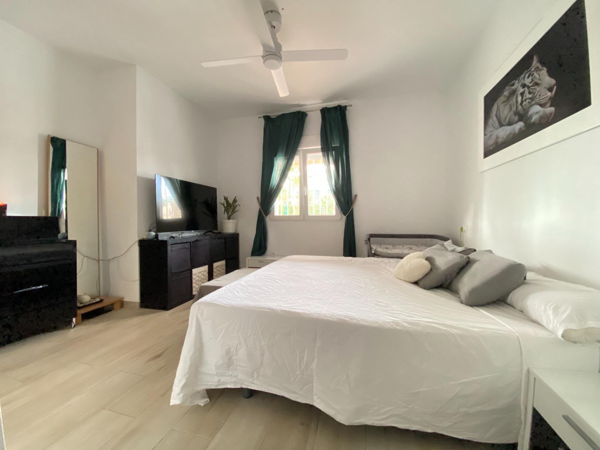 Appartamento a Torrevieja, Alicante, Spagna 3 camere da letto, 140 mq. N° 194948