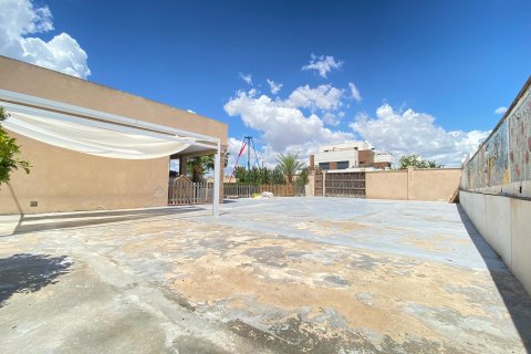Apartamento en venta en Torrevieja, Alicante, España 3 dormitorios, 140 m2 No. 194948 - foto 3