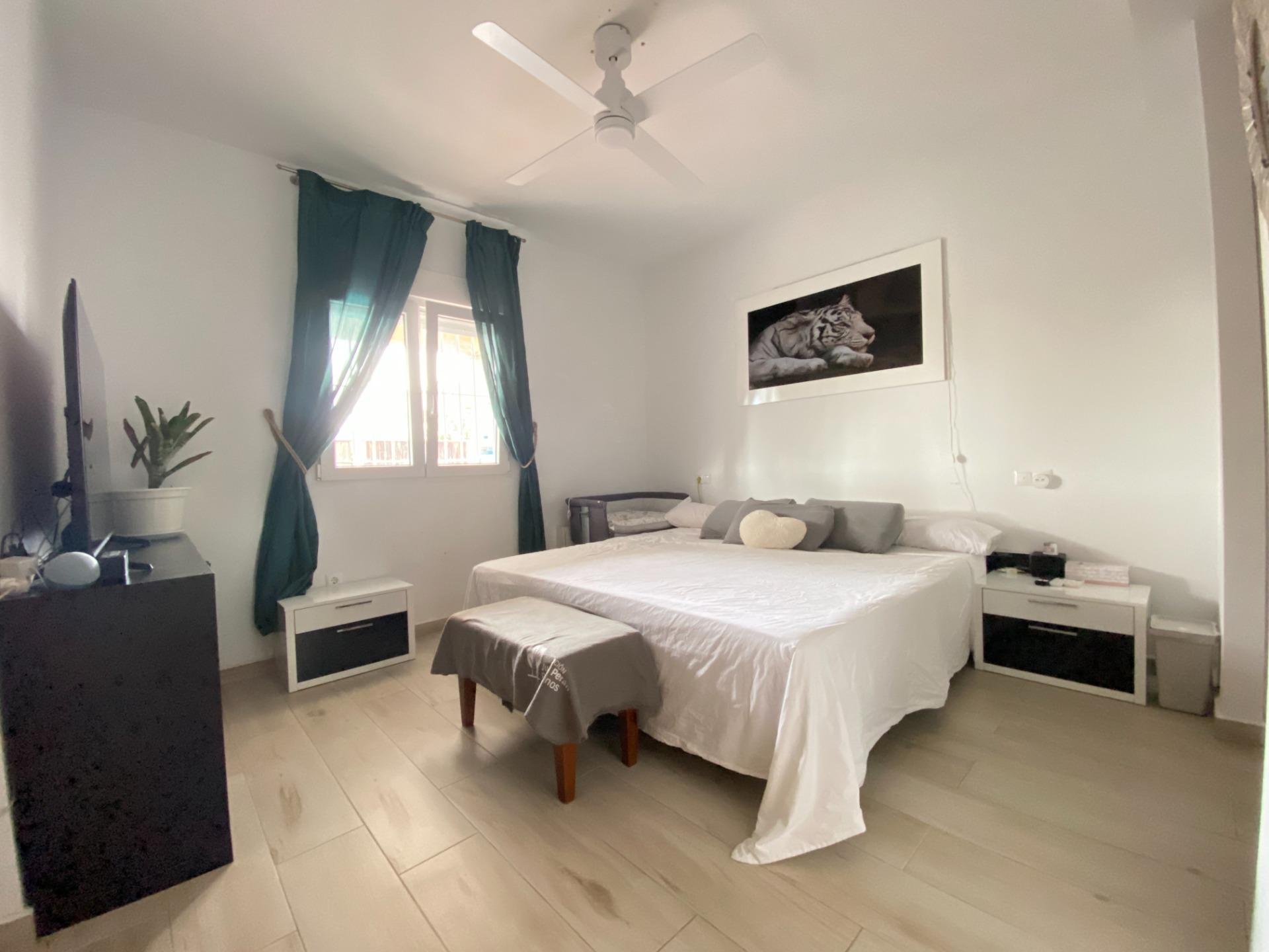 Appartamento a Torrevieja, Alicante, Spagna 3 camere da letto, 140 mq. N° 194948