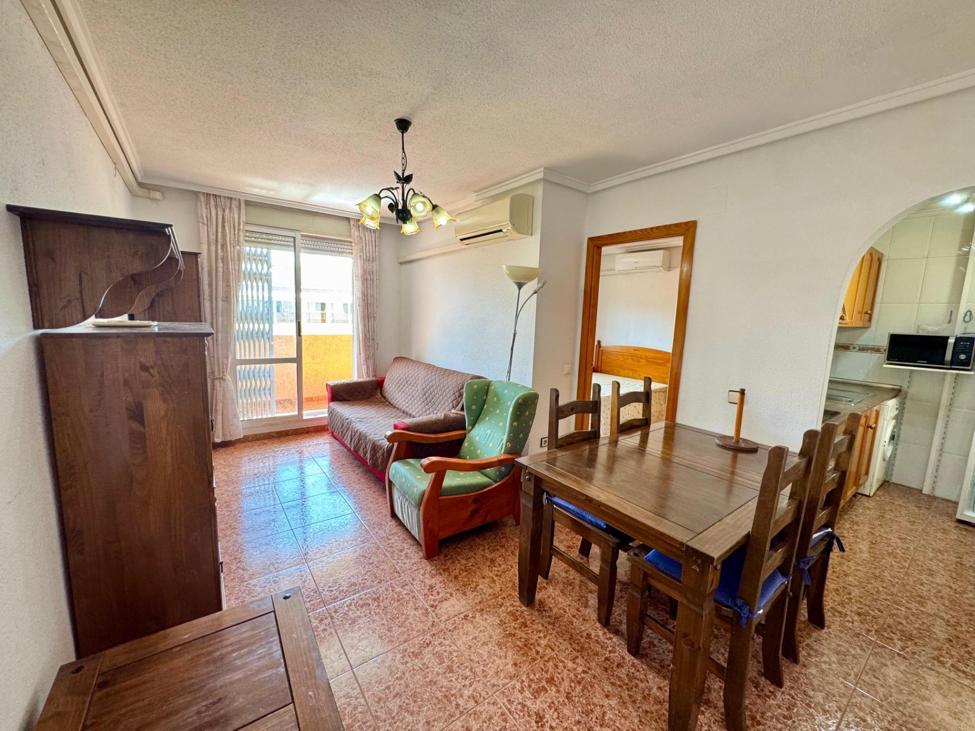 Ático en Torrevieja, Alicante, España 2 dormitorios, 60 m2 No. 182863