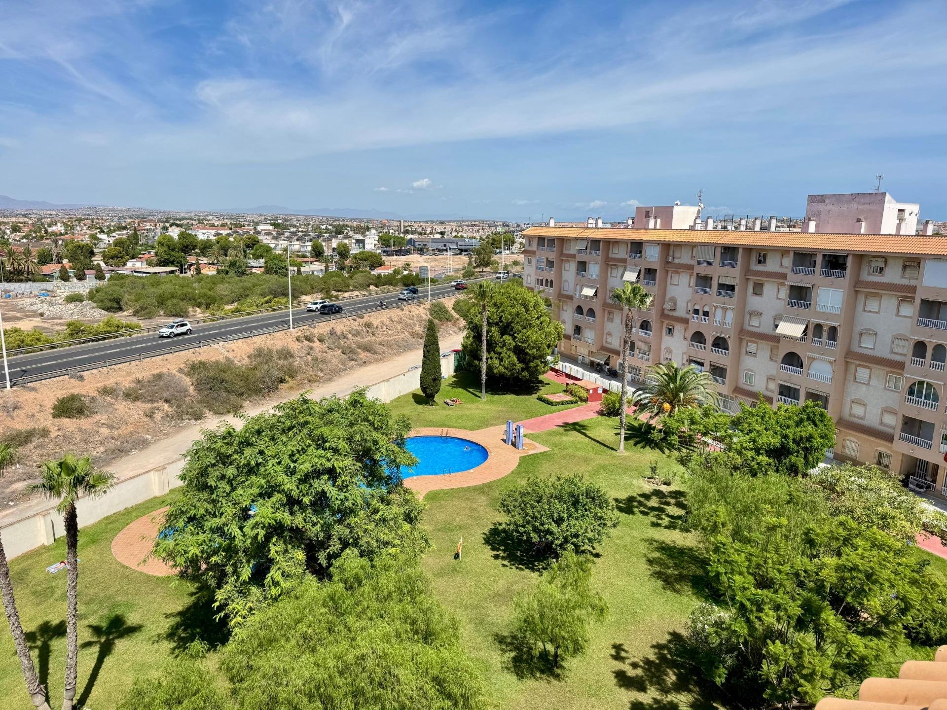 Ático en Torrevieja, Alicante, España 2 dormitorios, 60 m2 No. 182863