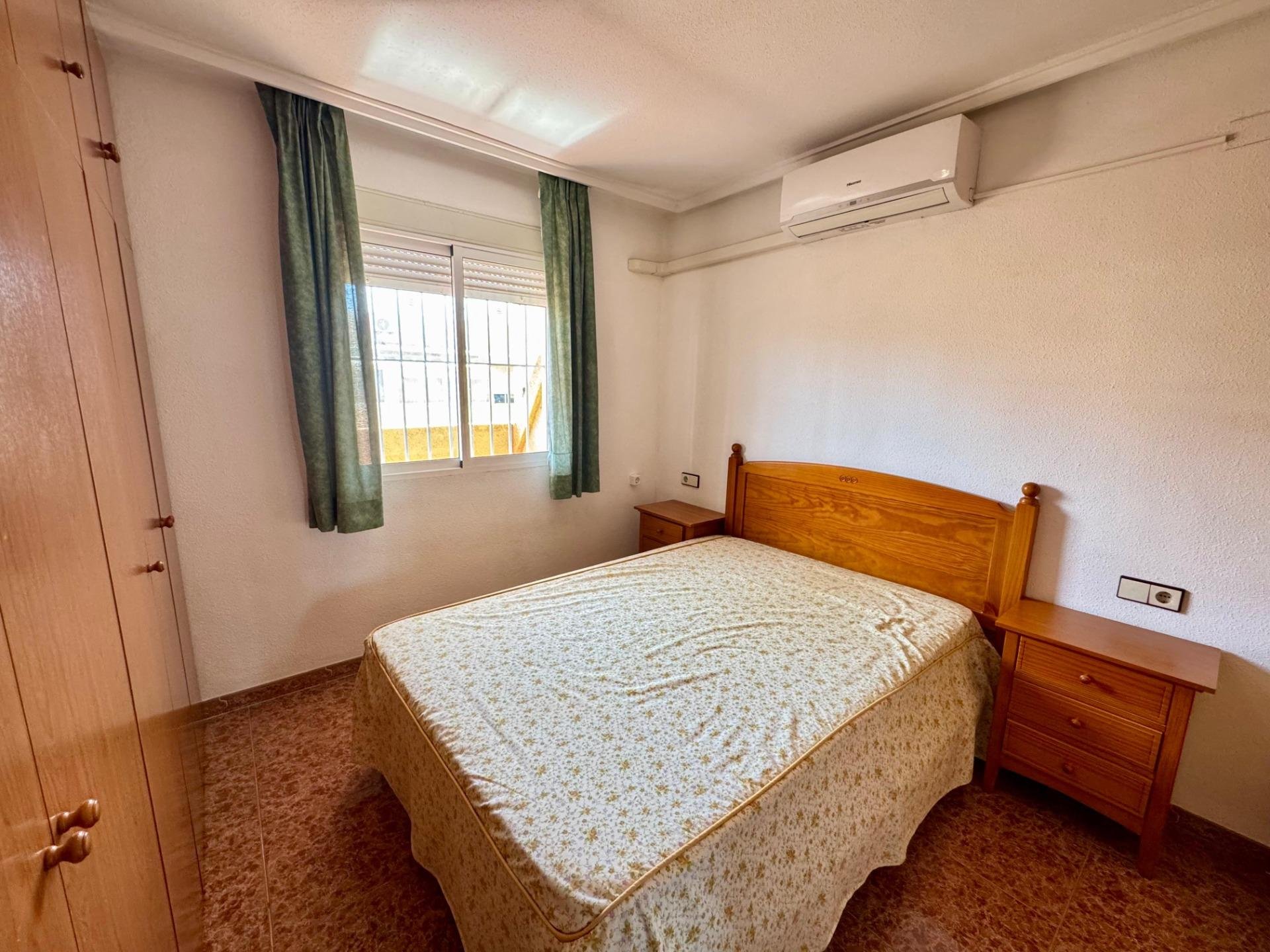 Ático en Torrevieja, Alicante, España 2 dormitorios, 60 m2 No. 182863