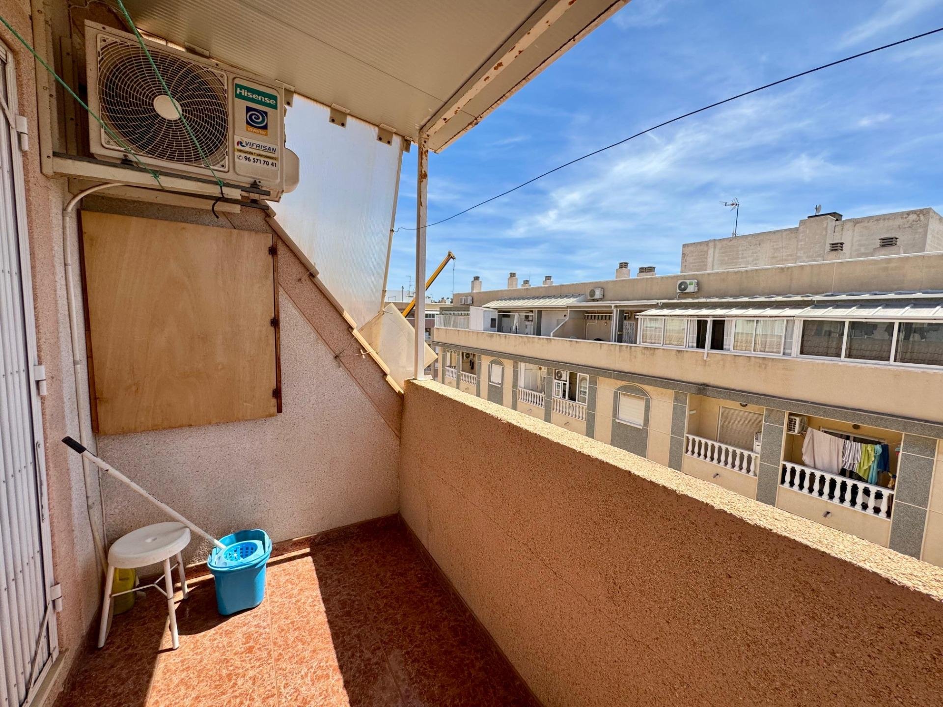 Ático en Torrevieja, Alicante, España 2 dormitorios, 60 m2 No. 182863