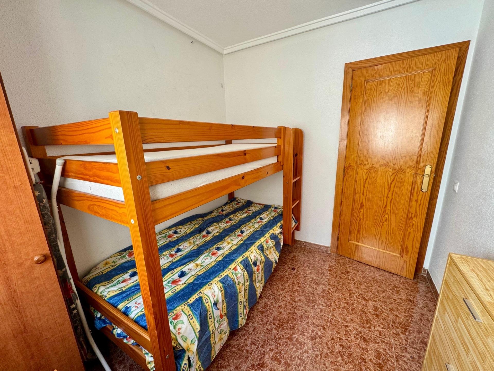 Ático en Torrevieja, Alicante, España 2 dormitorios, 60 m2 No. 182863