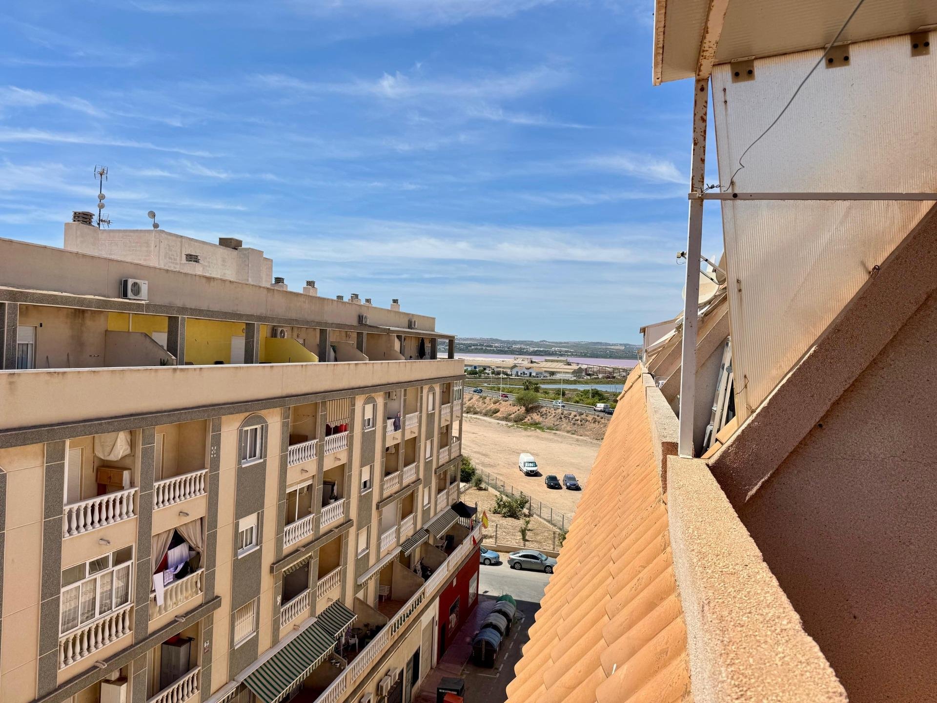 Ático en Torrevieja, Alicante, España 2 dormitorios, 60 m2 No. 182863