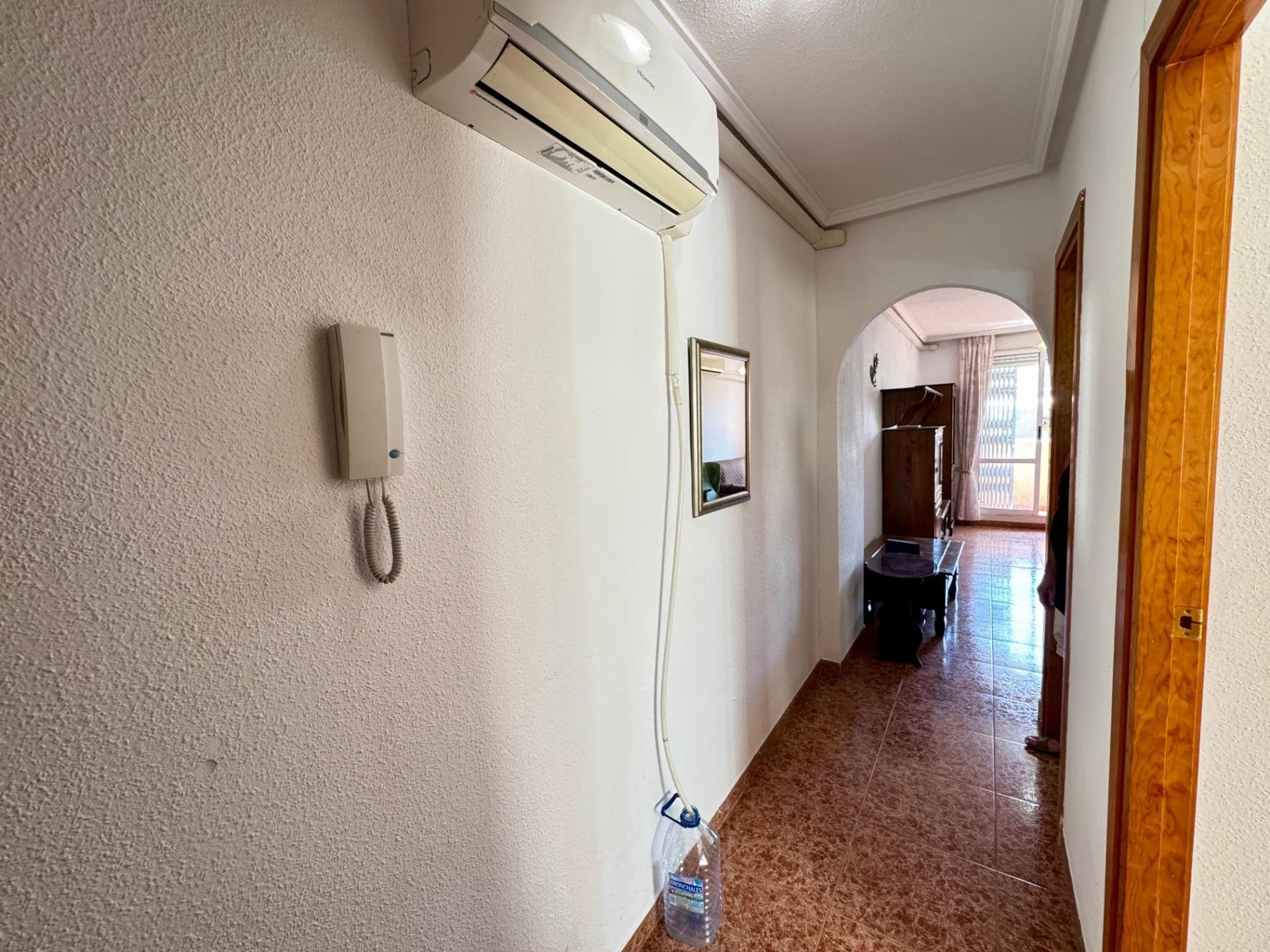 Ático en Torrevieja, Alicante, España 2 dormitorios, 60 m2 No. 182863