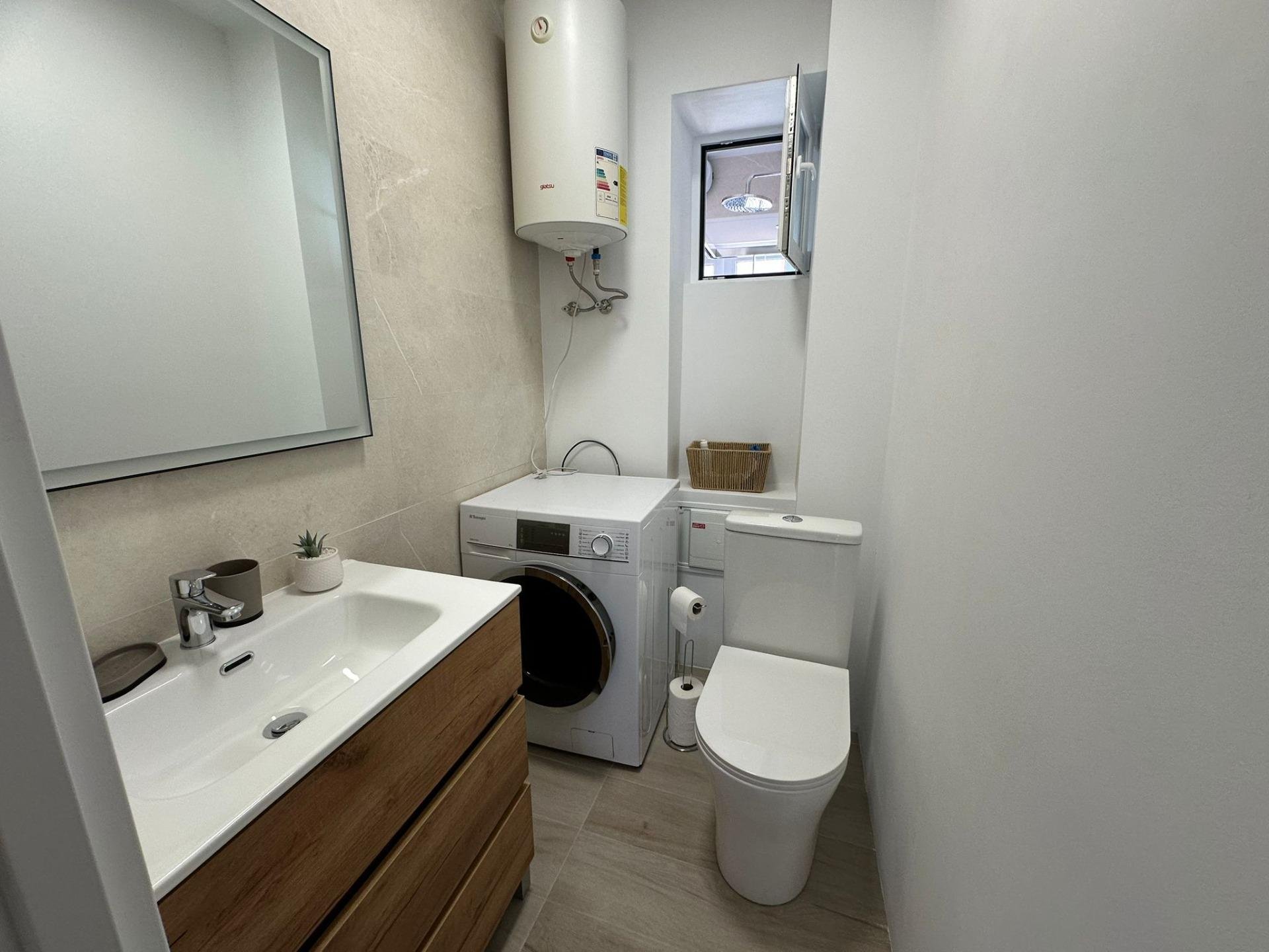 Apartamento en Alicante, España 62 m2 No. 182861