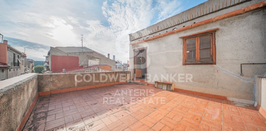 Hus i Mataro, Barcelona, Spanien 7 sovrum, 368 kvm. Nr. 157620