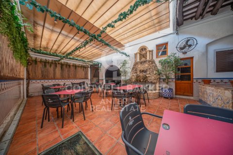 Hus till salu i Mataro, Barcelona, Spanien 7 sovrum, 368 kvm. Nr. 157620 - foto 27