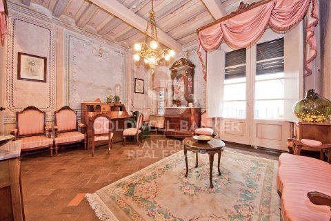 House for sale in Mataro, Barcelona, Spain 7 bedrooms, 368 sq.m. No. 157620 - photo 3