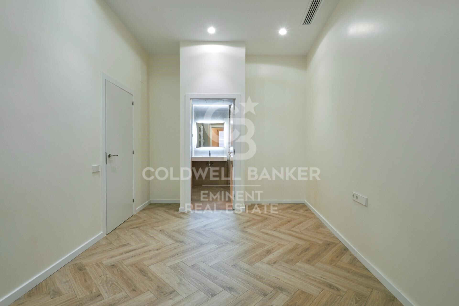 Dzīvoklis Barcelona, Spānijā 1 istaba, 70 m2 Nr. 157816
