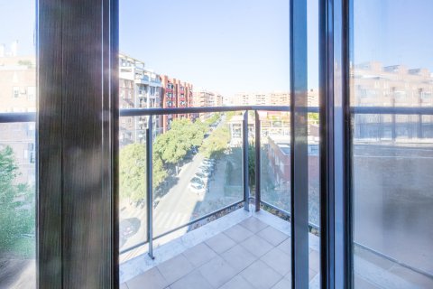 Apartament w Valencia, Hiszpania 3 sypialnie, 95 mkw. nr 146311 – zdjęcie 11