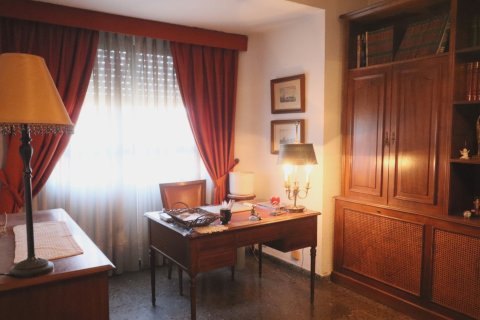 Apartament w Valencia, Hiszpania 4 sypialnie, 143 mkw. nr 146310 – zdjęcie 21