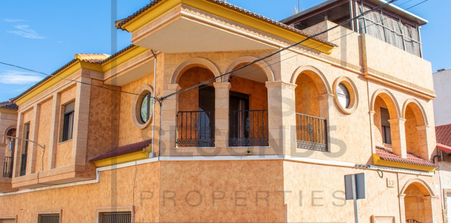 Villa Guardamar del Segura, Alicante, España 4 dormitorios, 650 m2 No. 135621