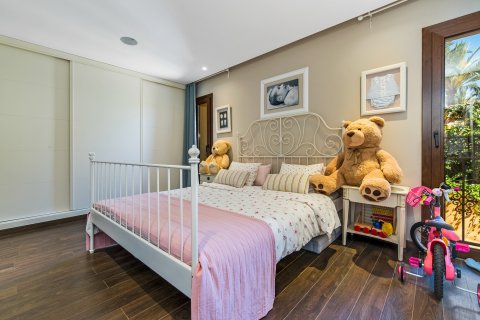 Продажа виллы в Сьюдад Кесада, Аликанте, Испания 4 спальни, 288м2 №135619 - фото 16