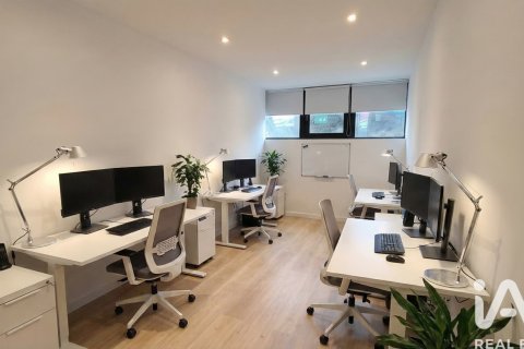 Ofiss Madrid, Spānijā 2 istabas, 42 m2 Nr. 187574