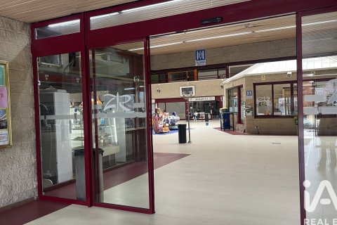 Komerciāls īpašums īrēšanai Las Rozas de Madrid, Madrid, Spānijā 50 m2 Nr. 187573 - attēls 9