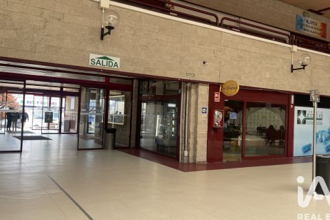 Komerciāls īpašums īrēšanai Las Rozas de Madrid, Madrid, Spānijā 50 m2 Nr. 187573 - attēls 11